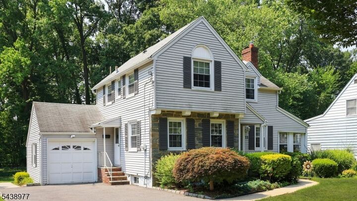 Property Photo: 11 Munsee Dr NJ 07016