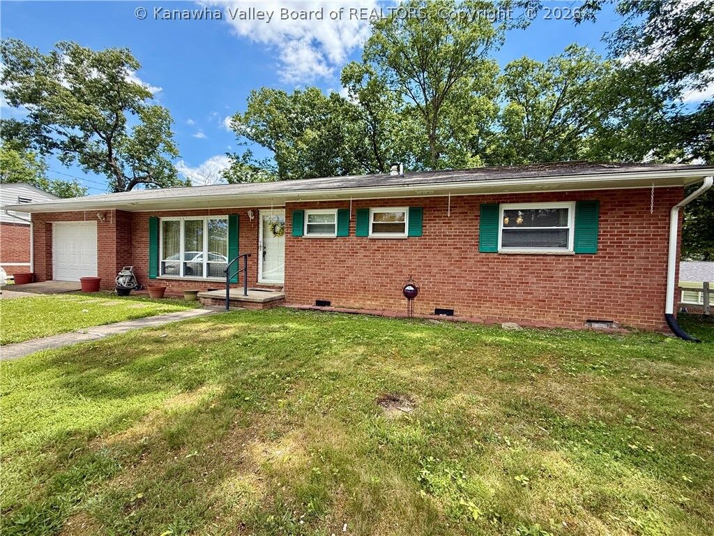 Property Photo:  944 S Walnut Street  WV 25177 