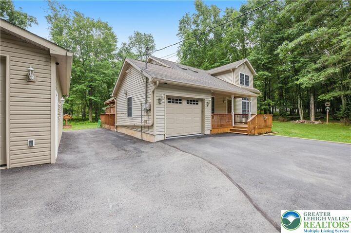 Property Photo: 12 Sidney Mews PA 18210