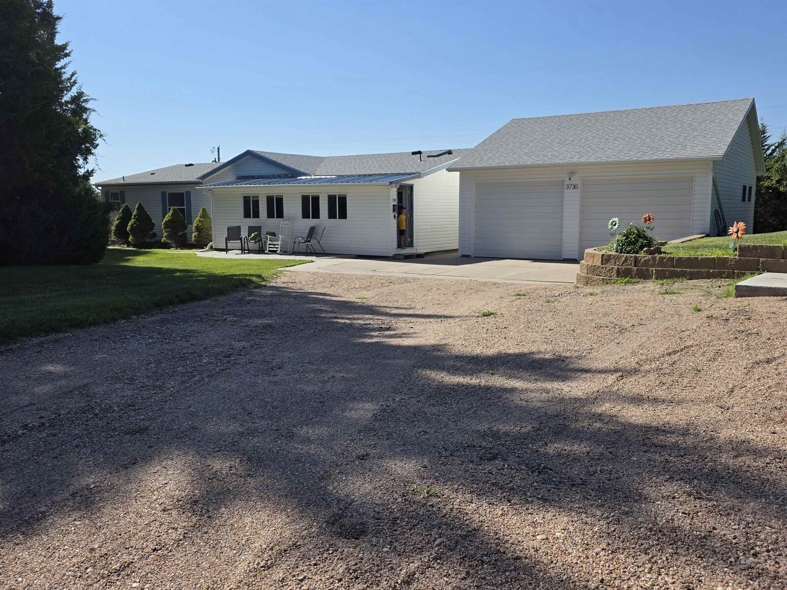 Property Photo: 3730 E General Dodge Road NE 69101