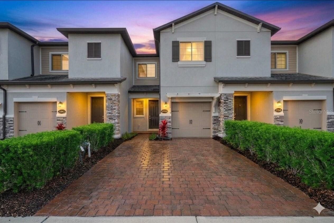Property Photo: 11956 Sands Cove FL 32828