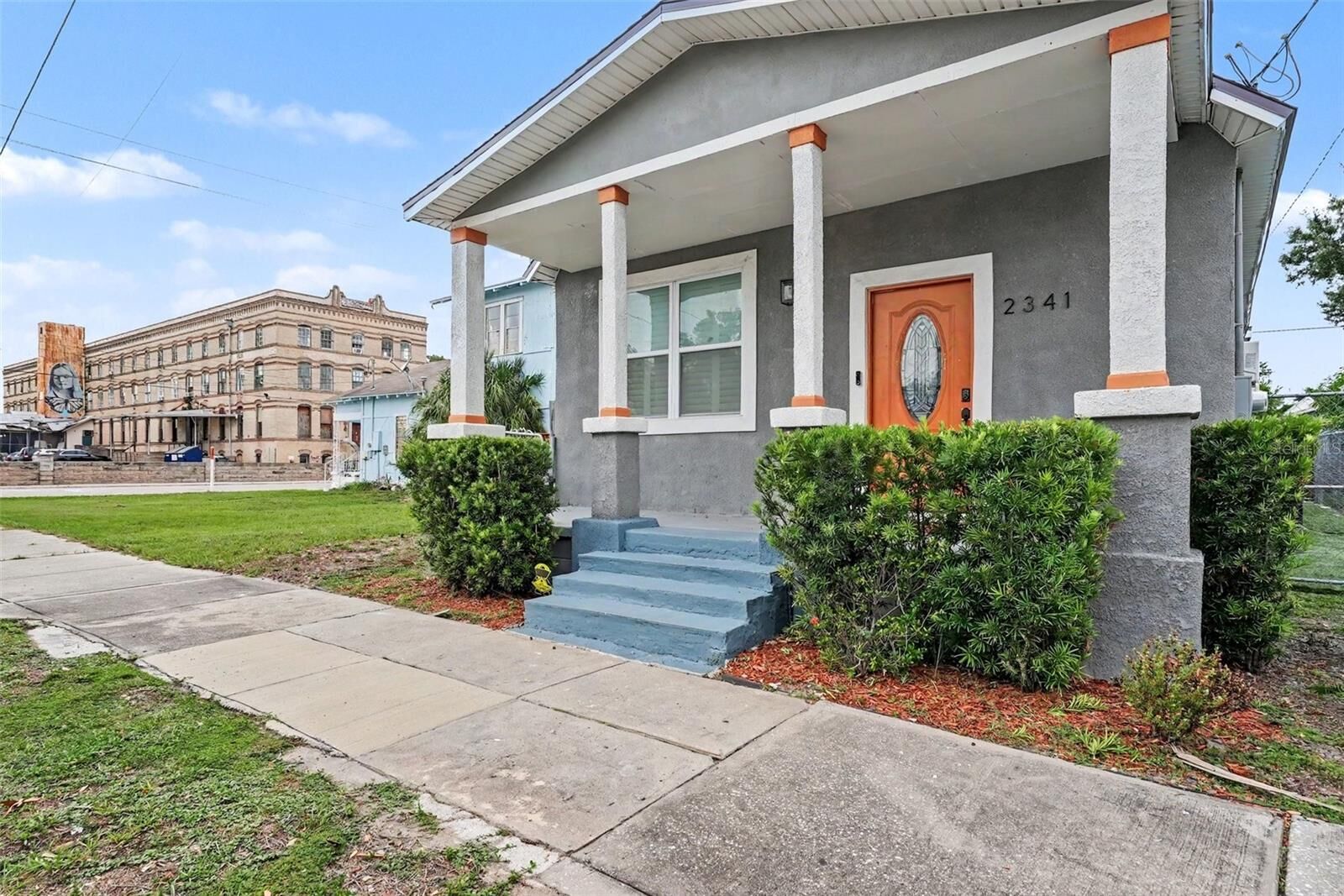 Property Photo: 2341 W Chestnut Street FL 33607