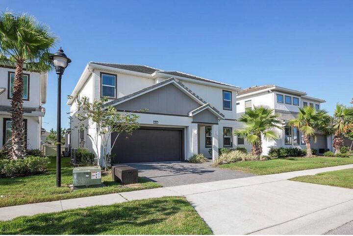 Property Photo: 2659 Calistoga Avenue FL 34741