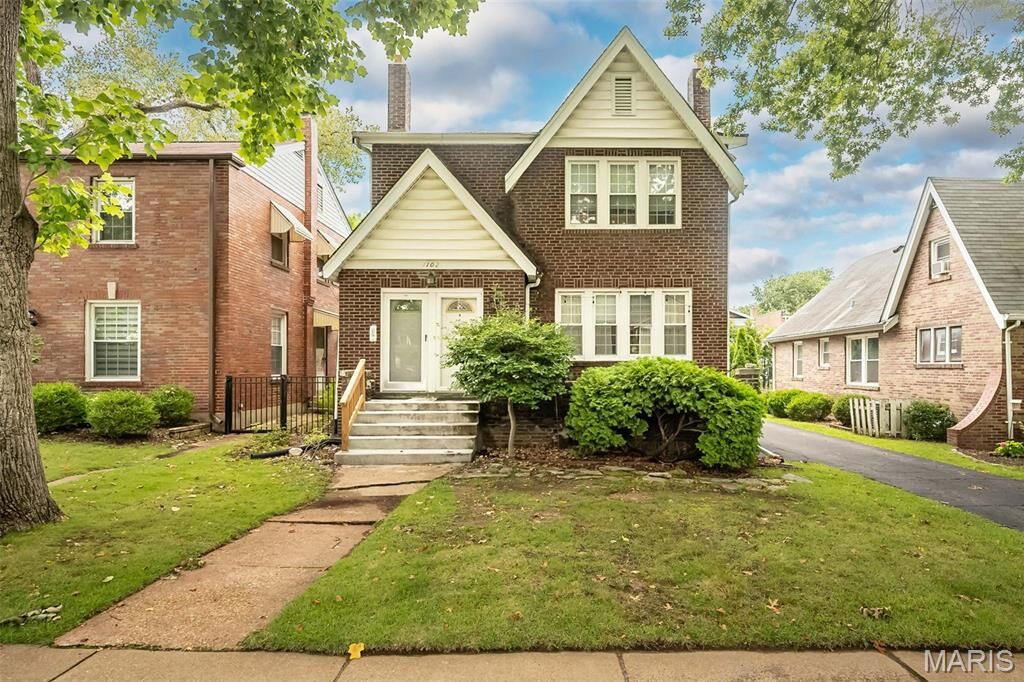 Property Photo: 1102 Edward Terrace MO 63117