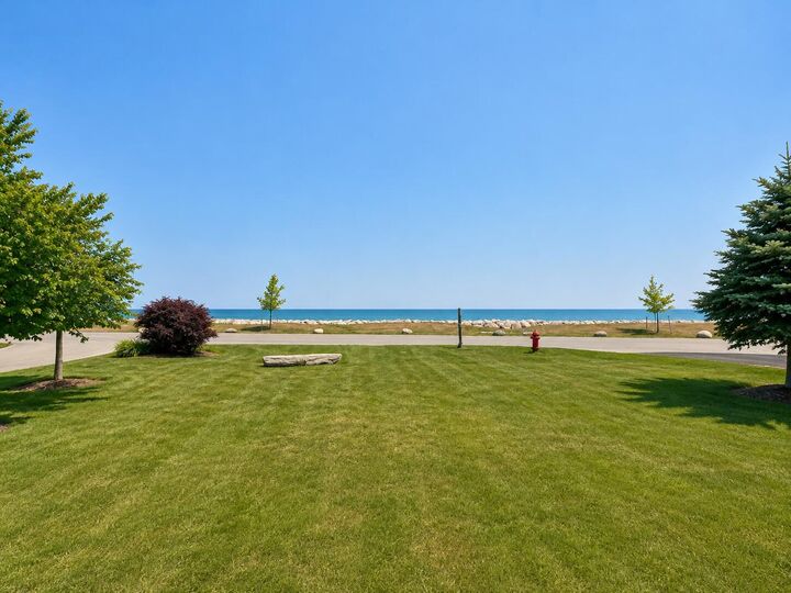Property Photo: 7515 N Beach Dr WI 53217