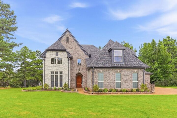 Property Photo: 15 Kimberly Cv TN 38017