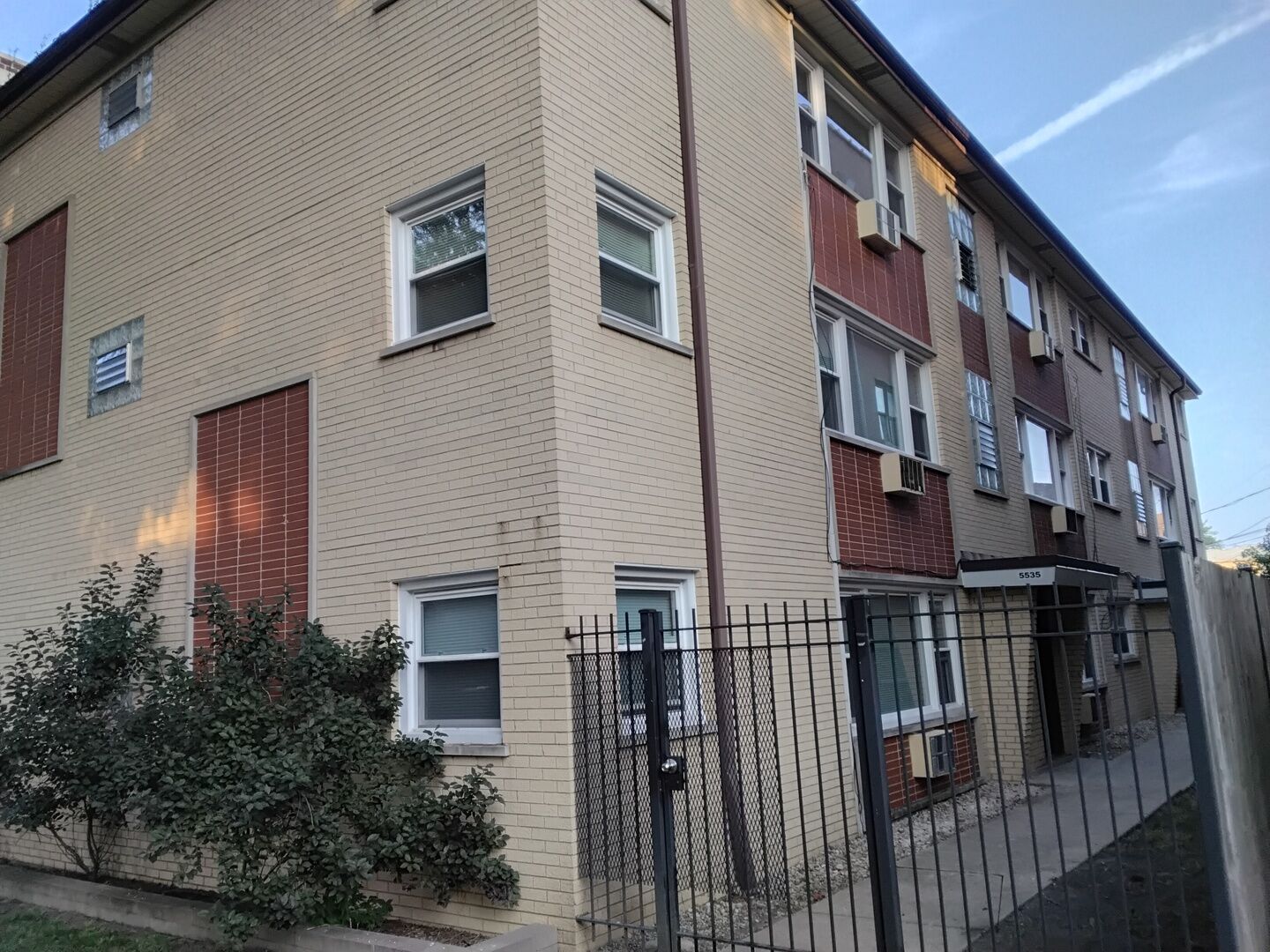 Property Photo: 5535 W Edmunds Street 3A IL 60630