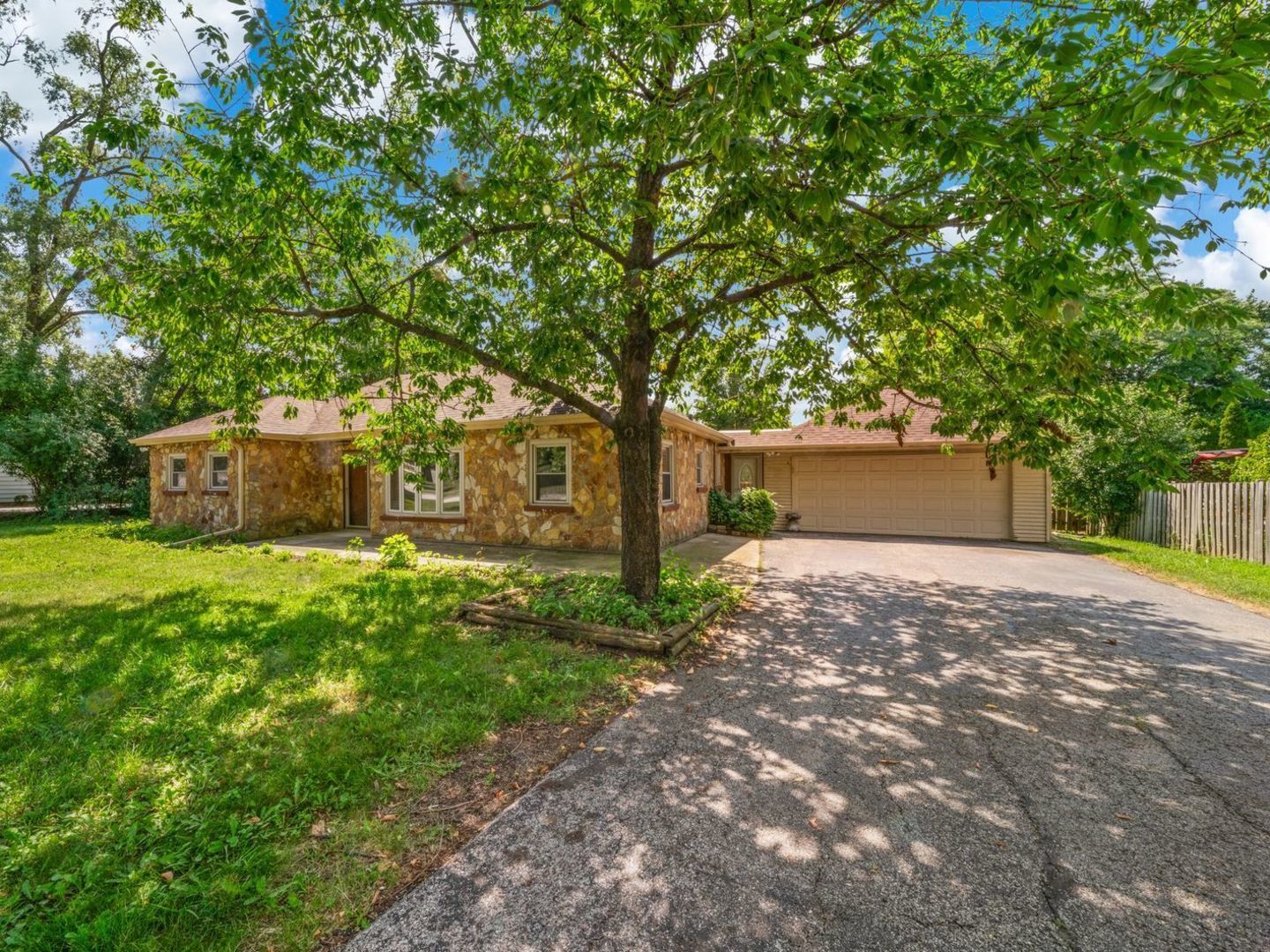 Property Photo: 5706 Leitch Avenue IL 60525