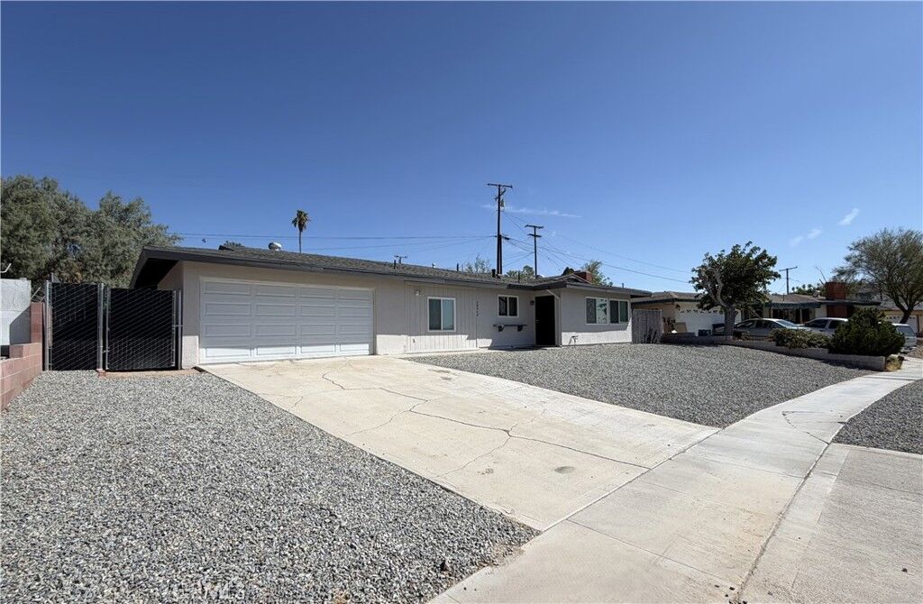Property Photo: 29040 Gabilan Street CA 92311