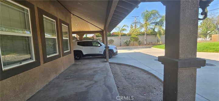 Property Photo: 9456 Elm Avenue 1 CA 92335