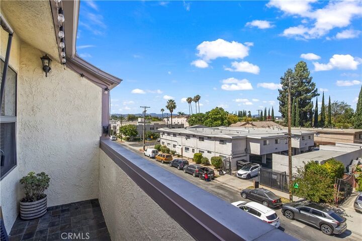 Property Photo:  20253 Keswick Street 323  CA 91306 