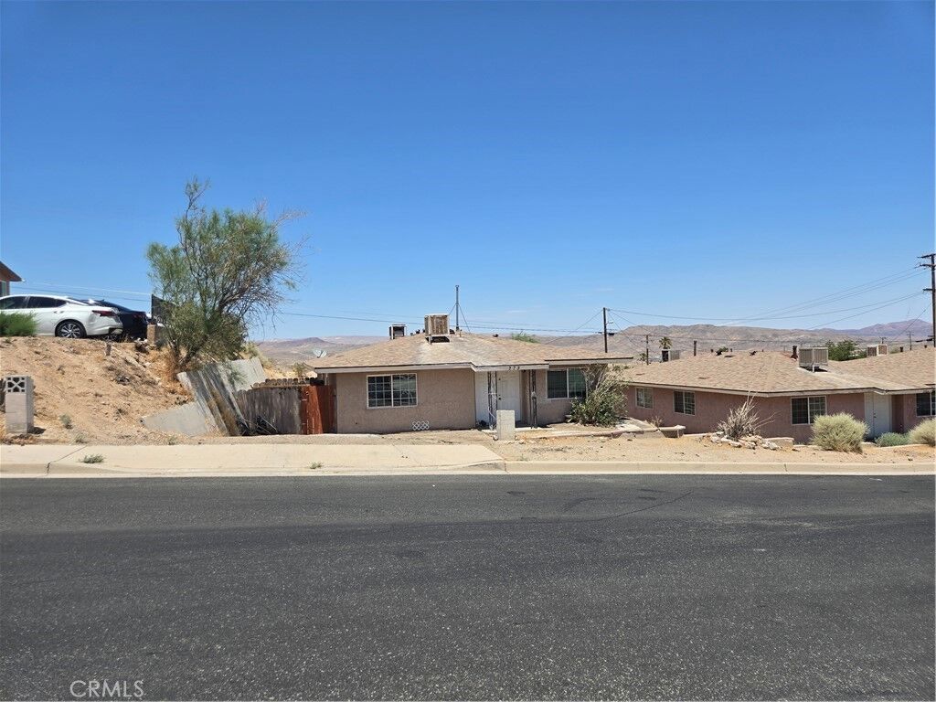 Property Photo: 275 W Grace CA 92311