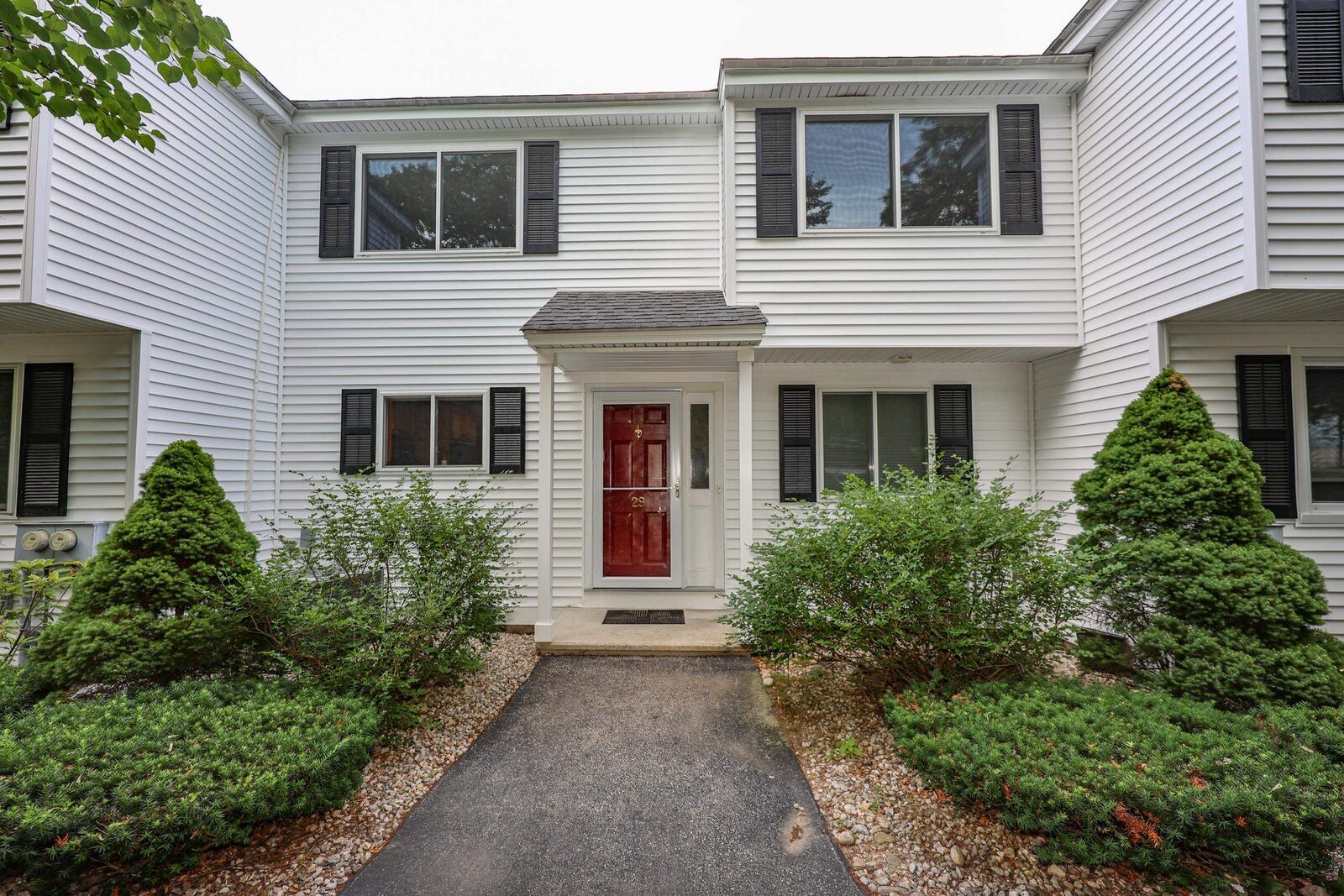 Property Photo: 135 Amherst Street NH 03031