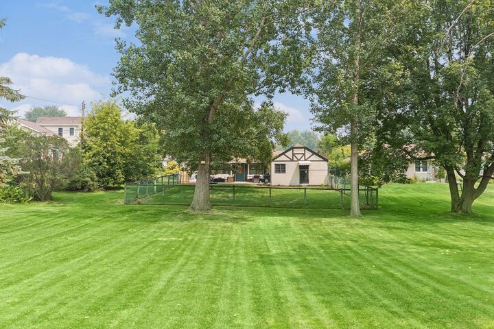 Property Photo:  2123 Fairways Lane  MN 55113 