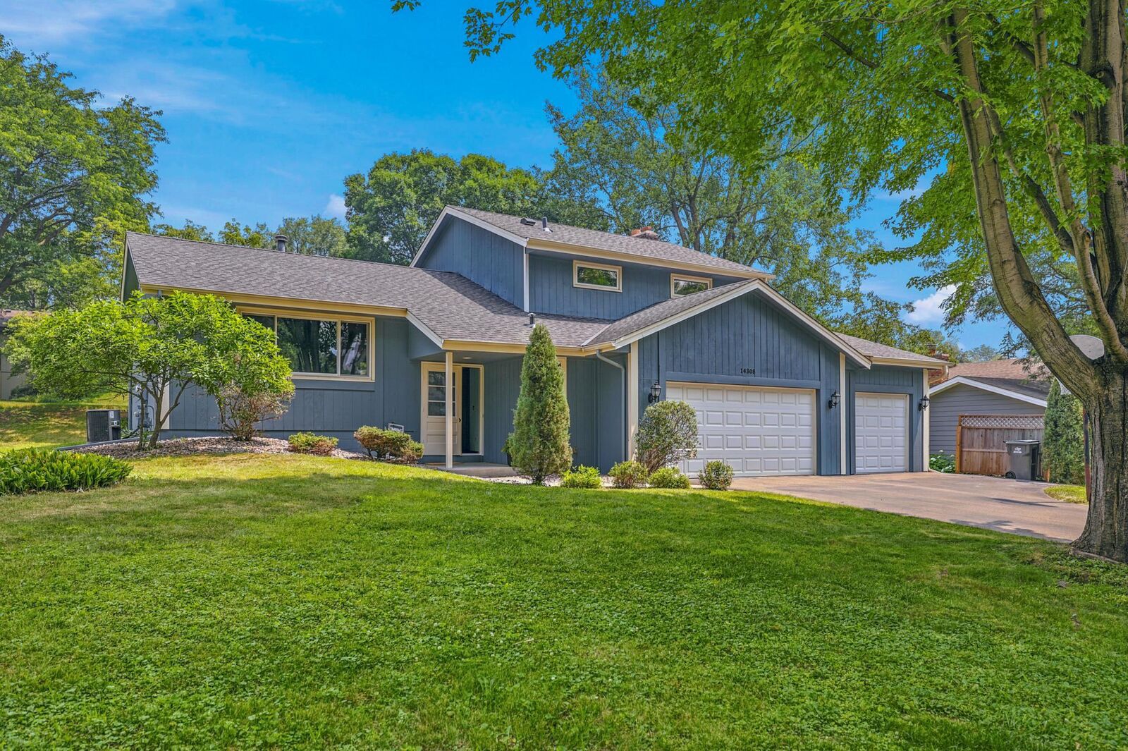 Property Photo:  14308 Wedgeway Court  MN 55346 