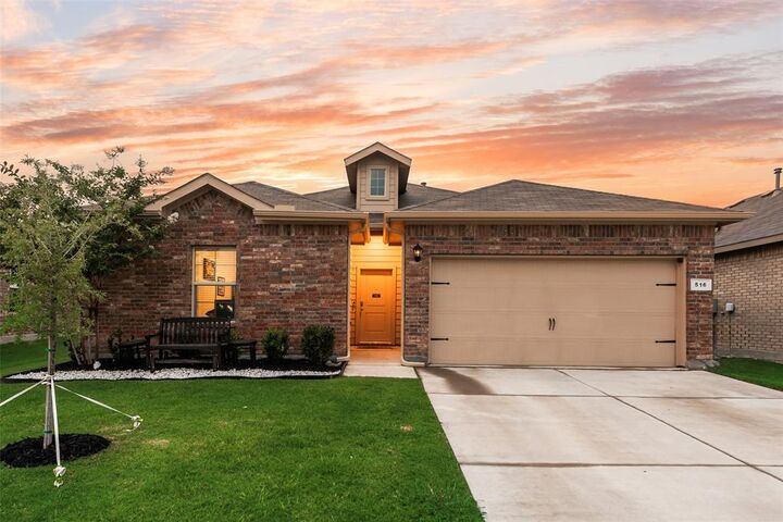 Property Photo: 516 Drowsy Water Trail TX 76131