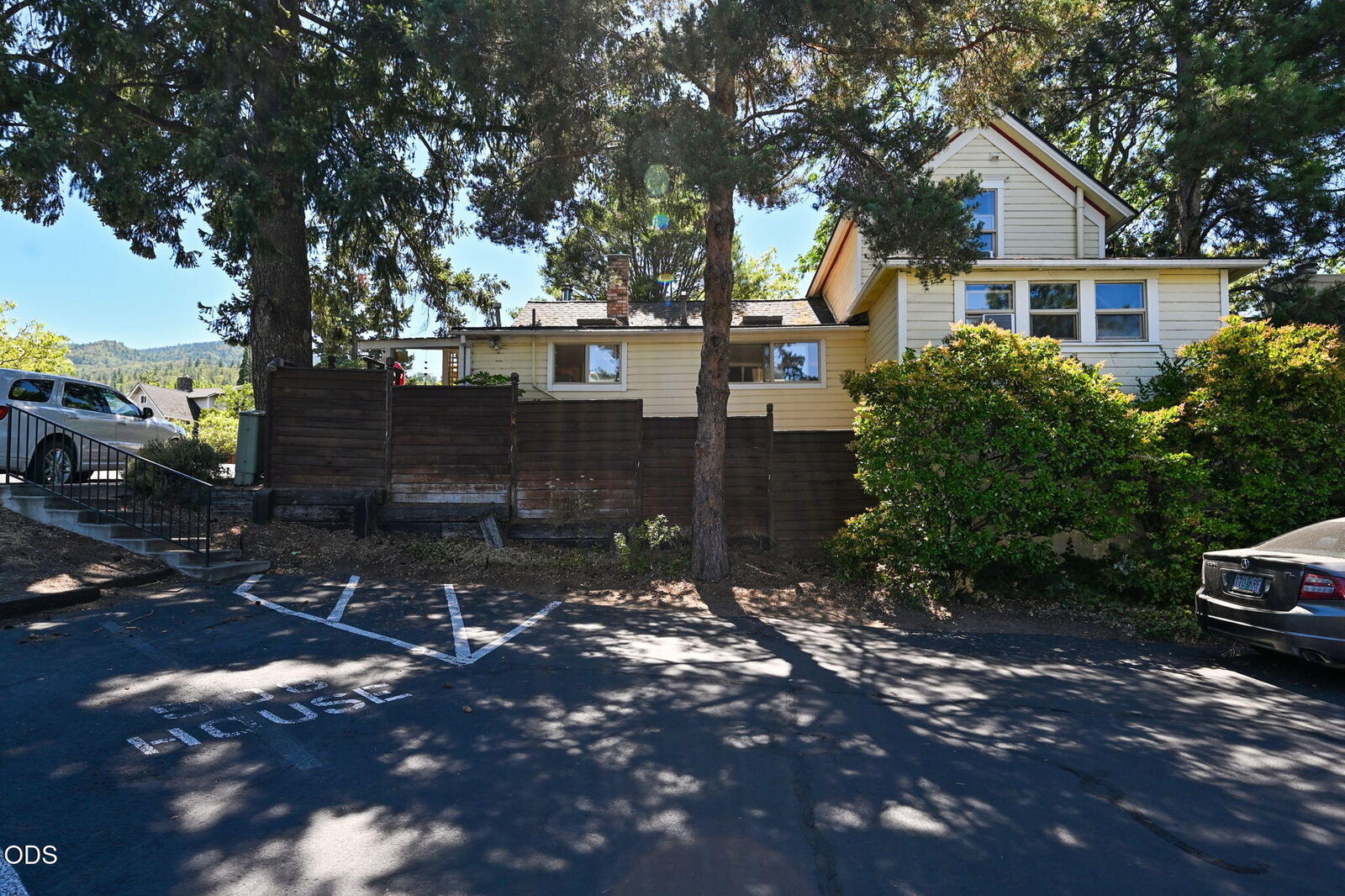 Property Photo:  508 N Main Street  OR 97520 