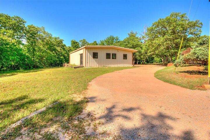 Property Photo:  8000 N Harrah Road  OK 73045 