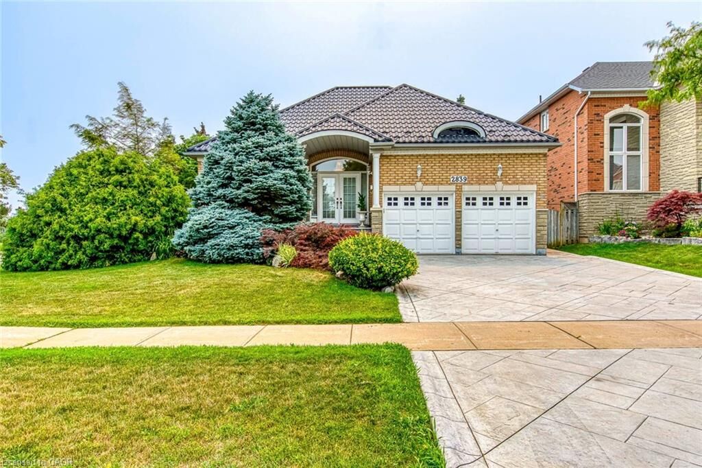 Property Photo: 2839 Bushland Crescent ON L5J 1Y1