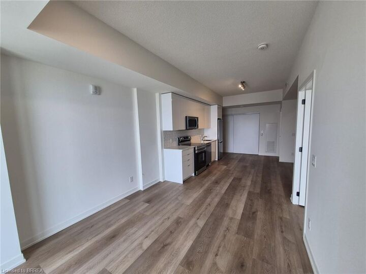 Property Photo: 33 Erie Avenue 1603 ON N3S 0K7