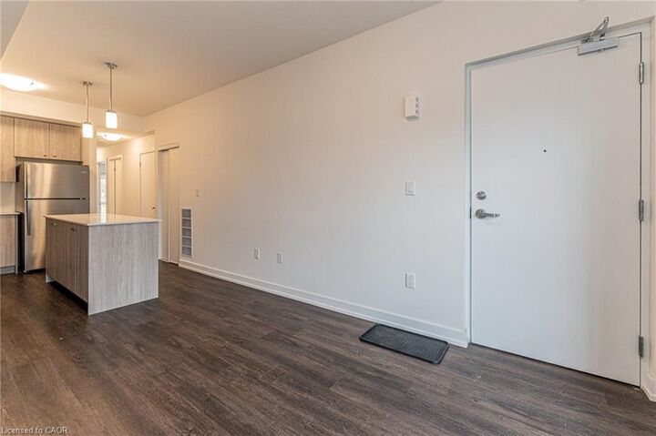 Property Photo:  20 Palace Street E2  ON N2E 0J3 