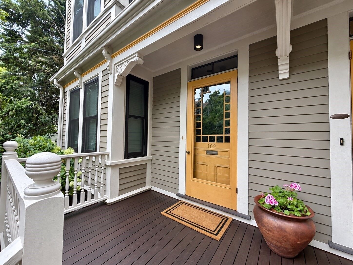 Property Photo:  109 Hammond St 109  MA 02138 