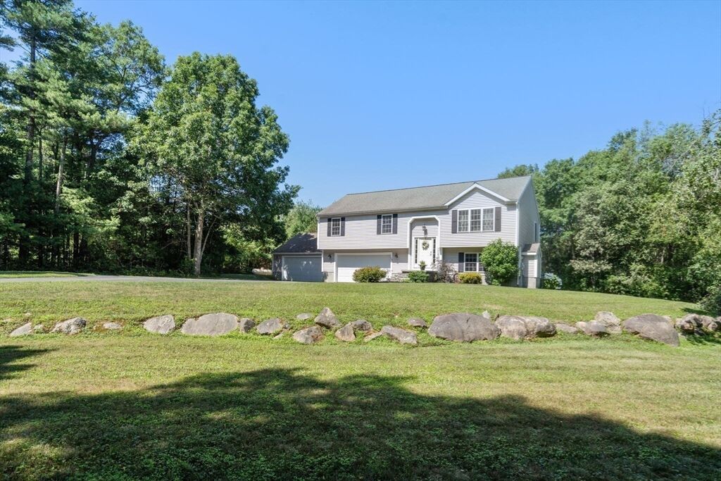 Property Photo: 19 Squirrel Island Rd MA 02576