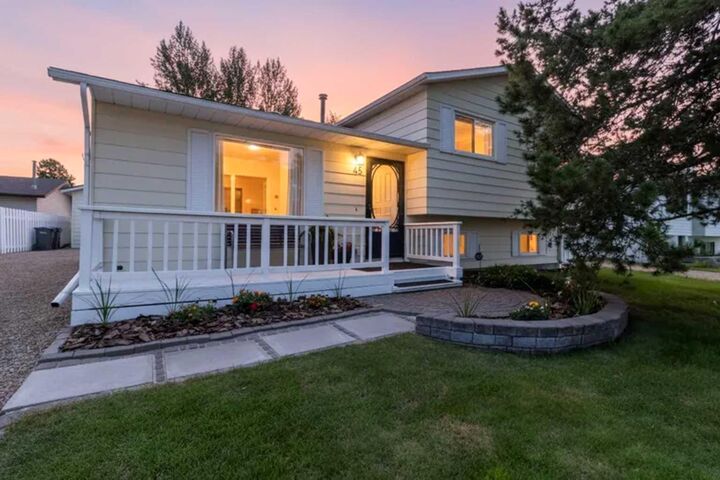 Property Photo:  45 Sylvan Drive  AB T4S 1J6 