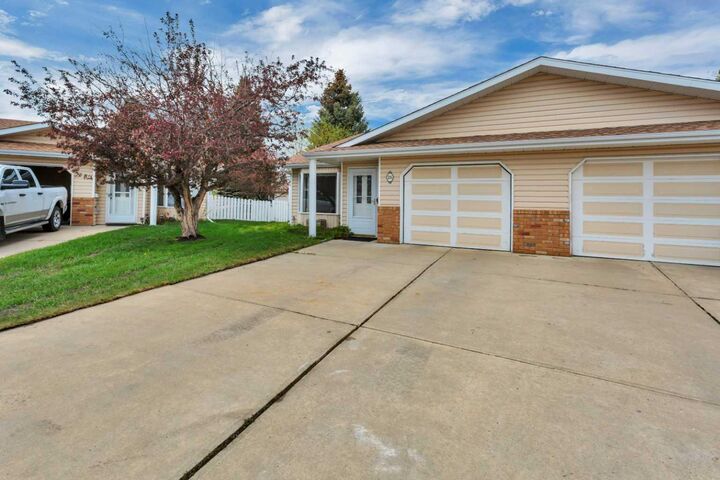Property Photo: 26 Dale Close AB T4R 2L5