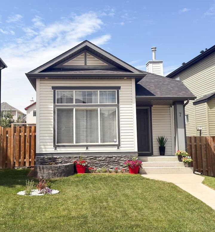 7 Bridlecrest Boulevard SW — photo 1