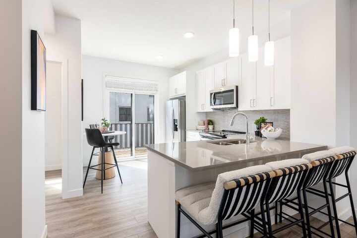 Property Photo:  90 Heirloom Passage SE  AB T3S 1H2 