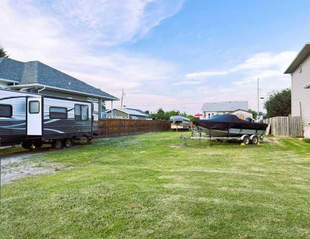 117 4 Street SW — photo 1