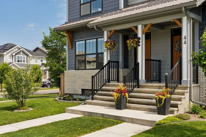 Property Photo: 40 Magnolia Parade SE AB T3M 3E5