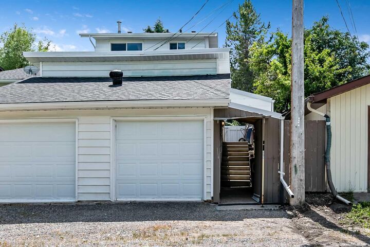Property Photo:  216 B Royal  AB T0L 2A0 