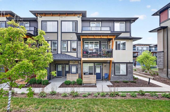 Property Photo:  230 Seton Passage SE 33  AB T3M 3A7 