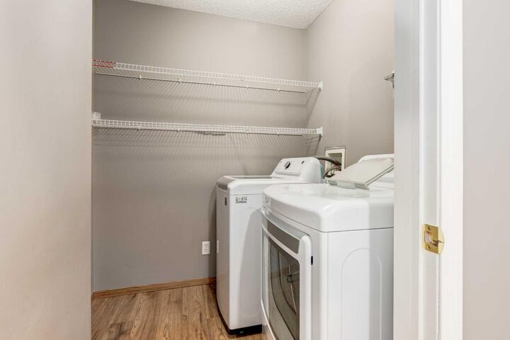 Property Photo:  87 Royal Elm Way NW  AB T3G 5M3 