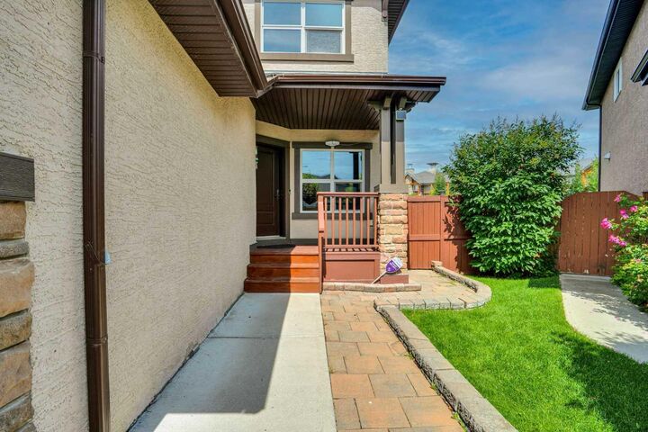 Property Photo: 212 Everbrook Way SW AB T2Y 0E8