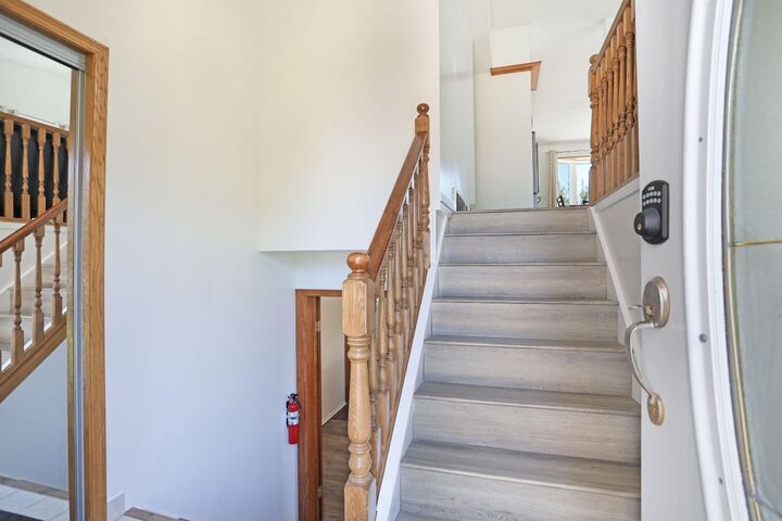 Property Photo:  28 Upland Crescent  AB T1R 0P9 