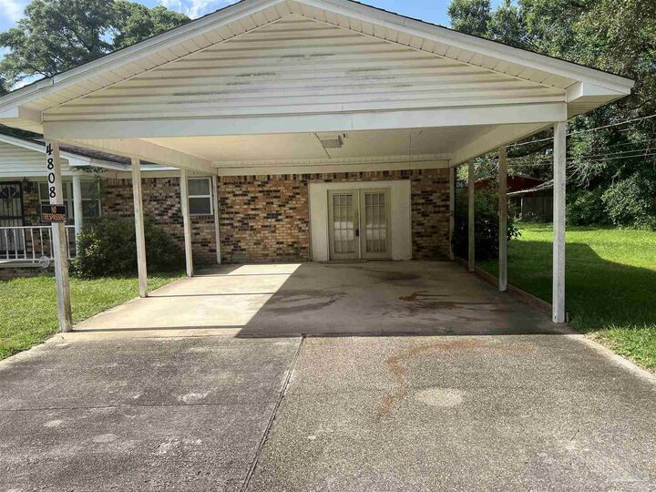 Property Photo: 4808 Friendly St FL 32571