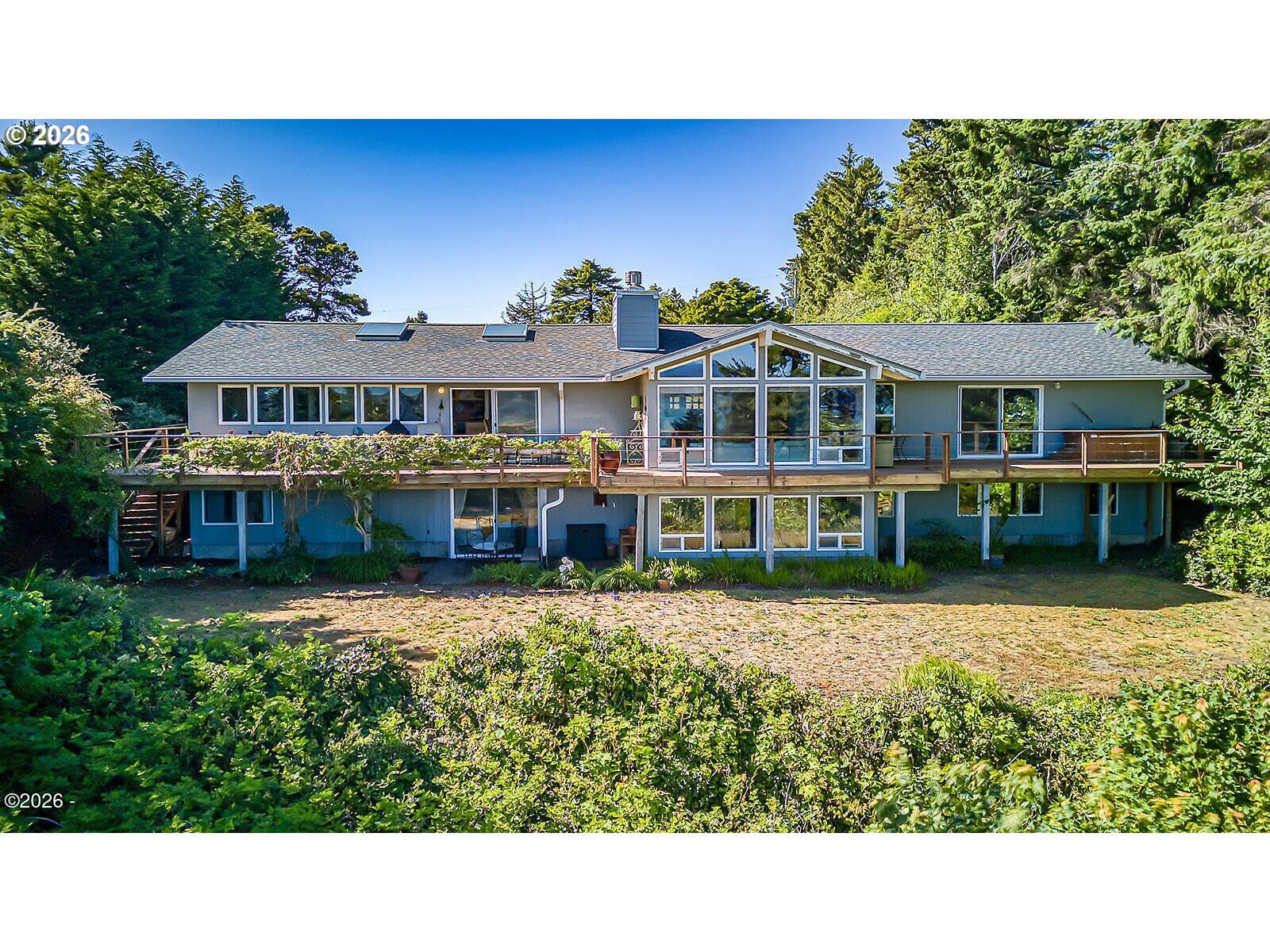 Property Photo: 291 SE Penter Ln OR 97365
