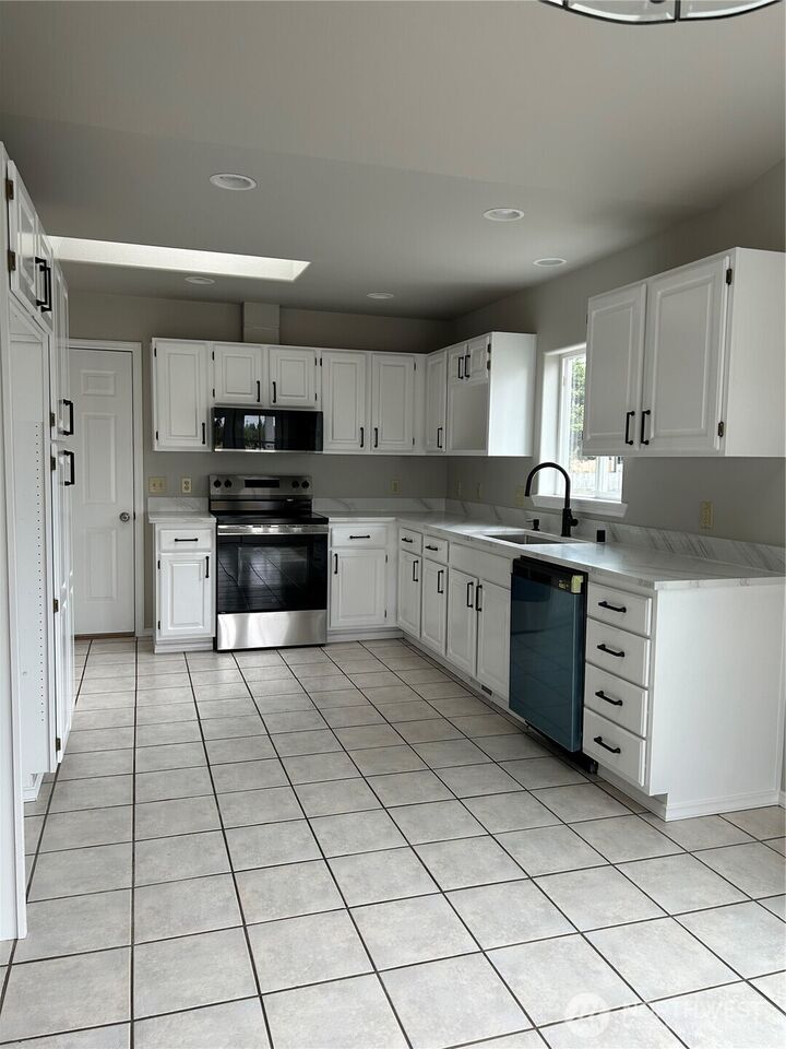 Property Photo:  711 N Spencer Farm Place  WA 98382 