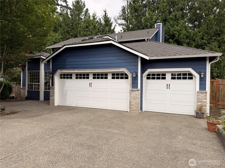 Property Photo: 24505 229th Court SE WA 98038