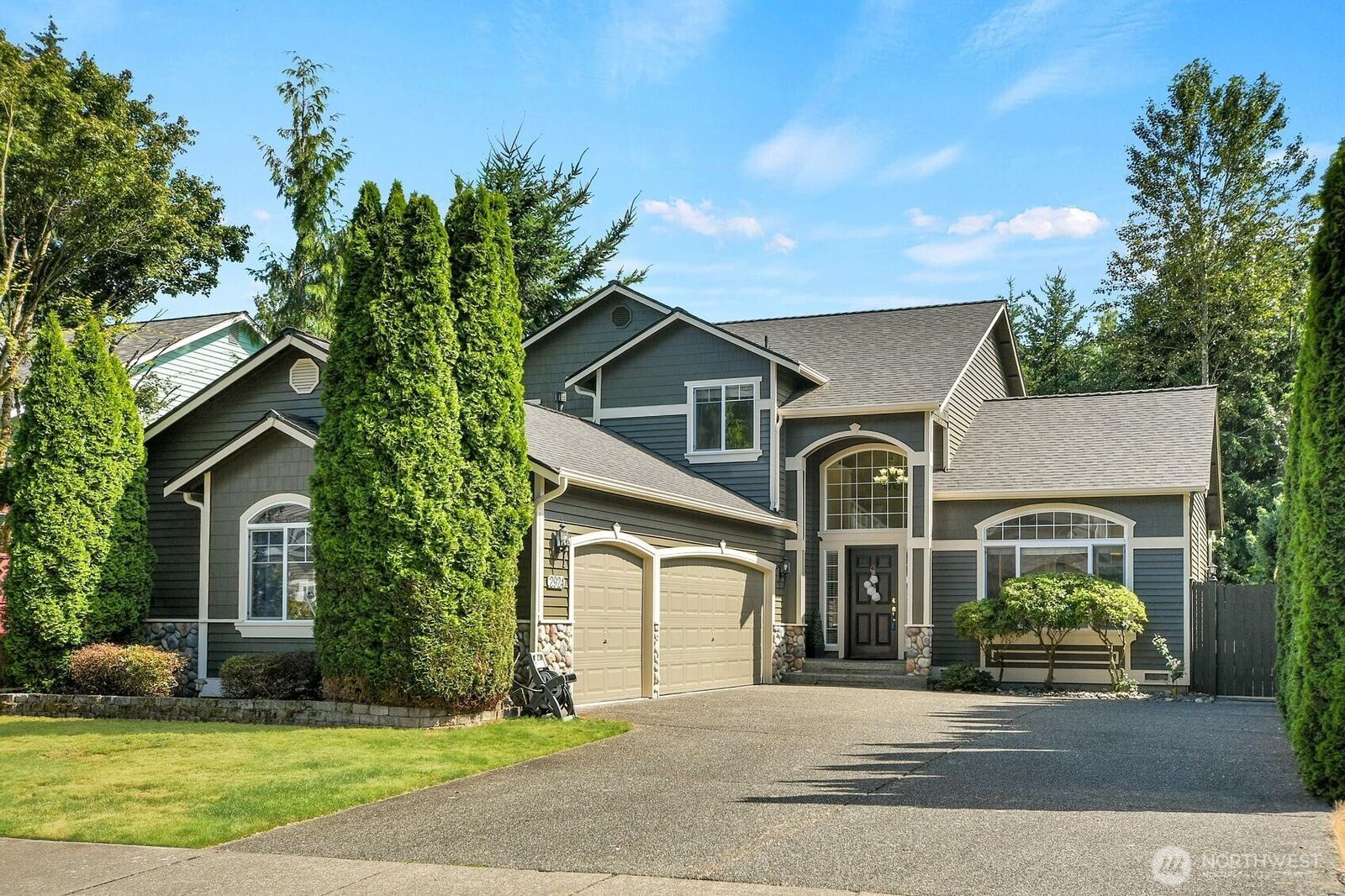 Property Photo: 2924 101st Place SE WA 98208