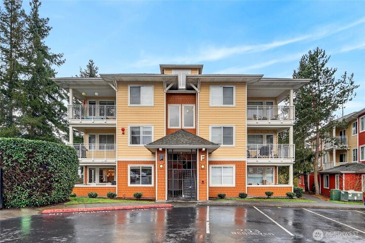 Property Photo: 503 225th Lane NE F101 WA 98074
