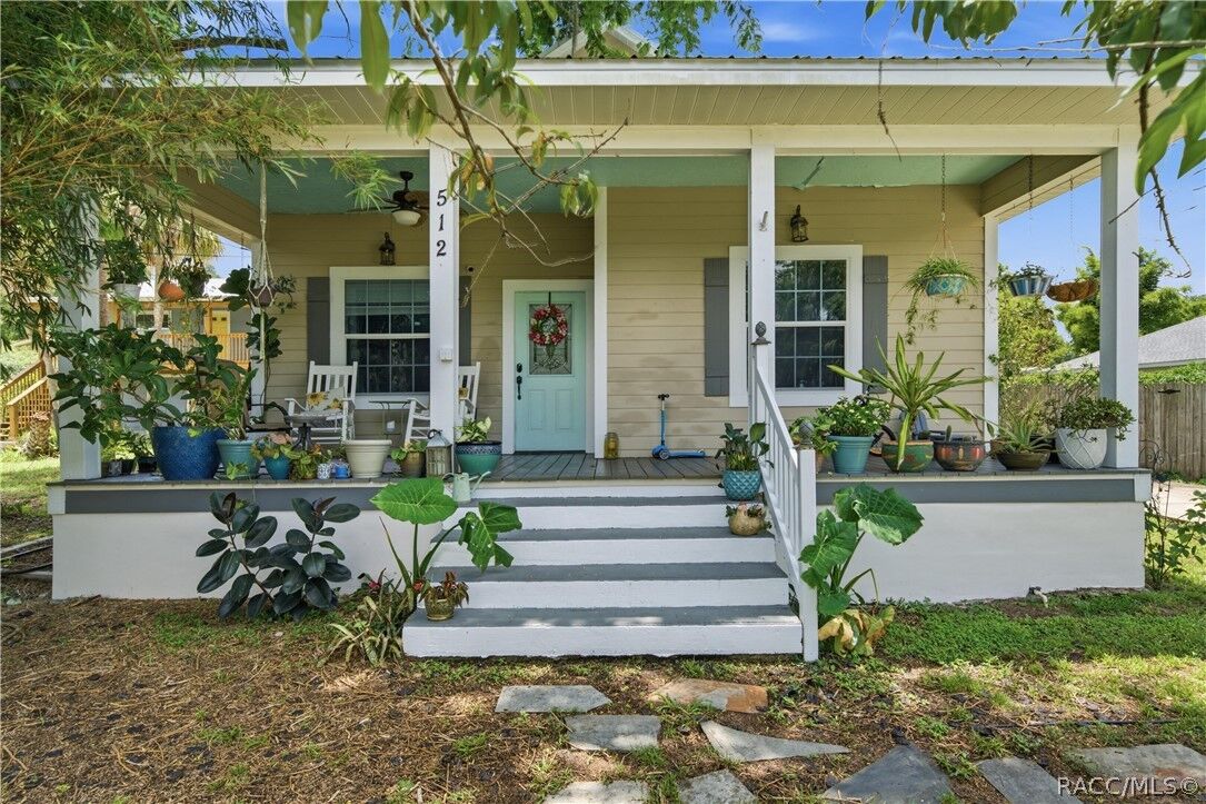 Property Photo: 512 SE 9th Street FL 34471