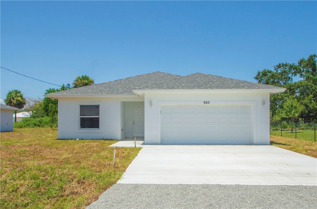 Property Photo:  920 7th Street  FL 32962 