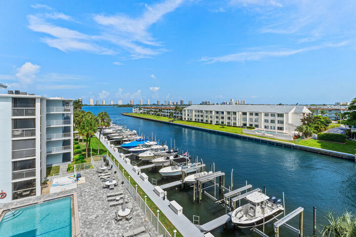 Property Photo: 108 Paradise Harbour Boulevard 502 FL 33408