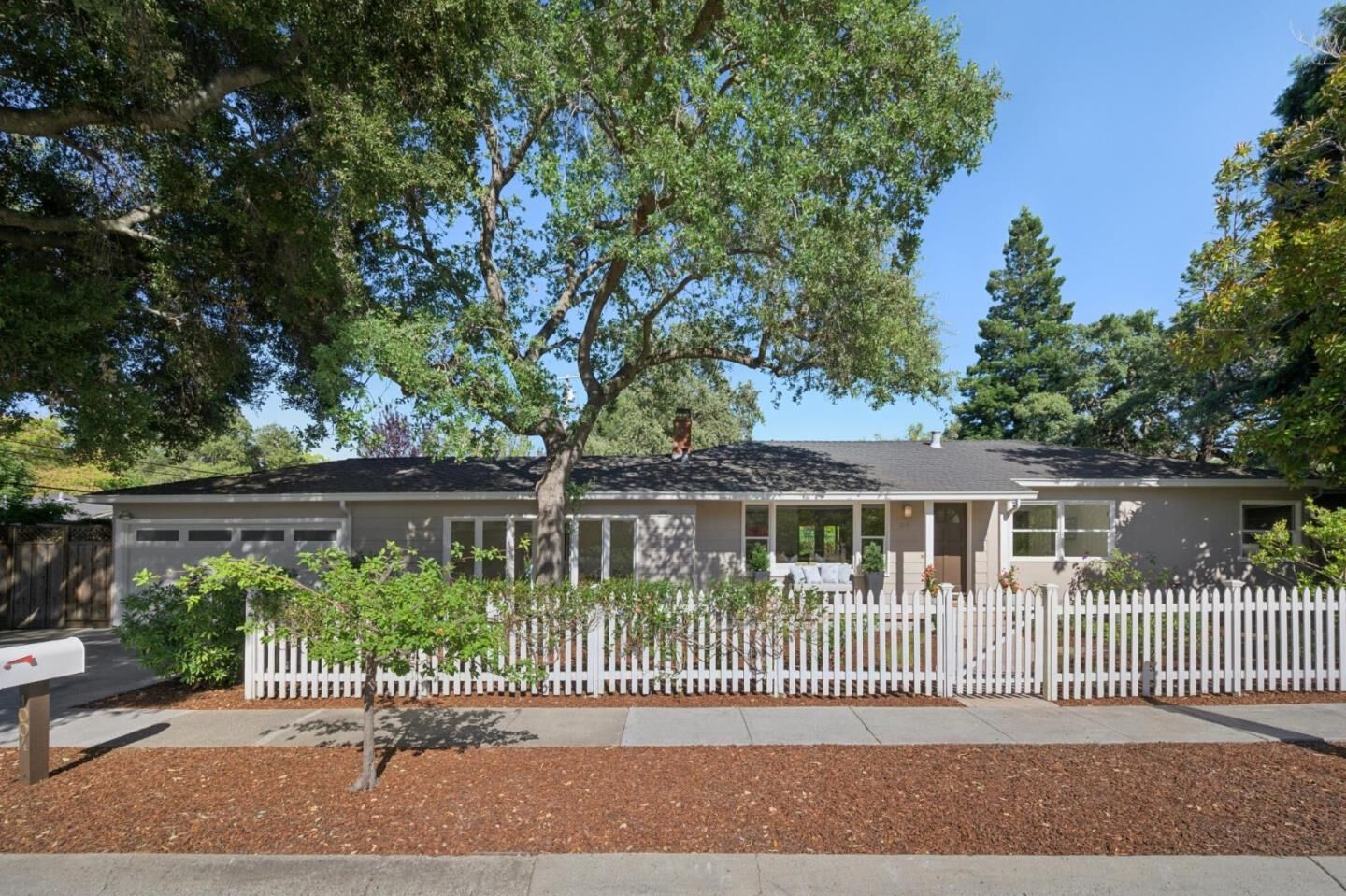 Property Photo: 1004 Del Norte Avenue CA 94025