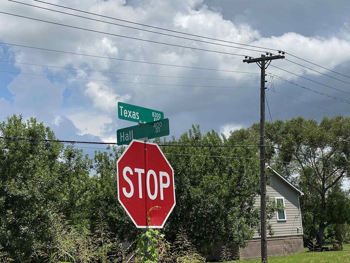 Property Photo: 445 Hall St. TX 77640