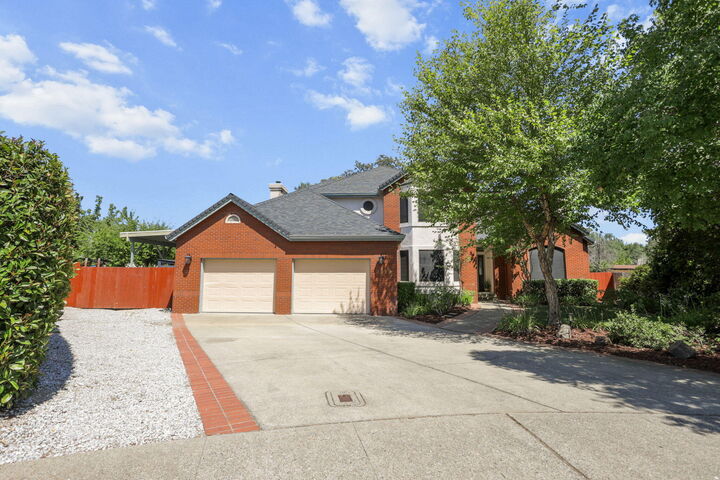 Property Photo:  3719 Siskiyou Street  CA 96001 
